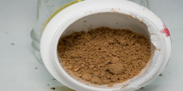 Hashish extracted from dry sifting method